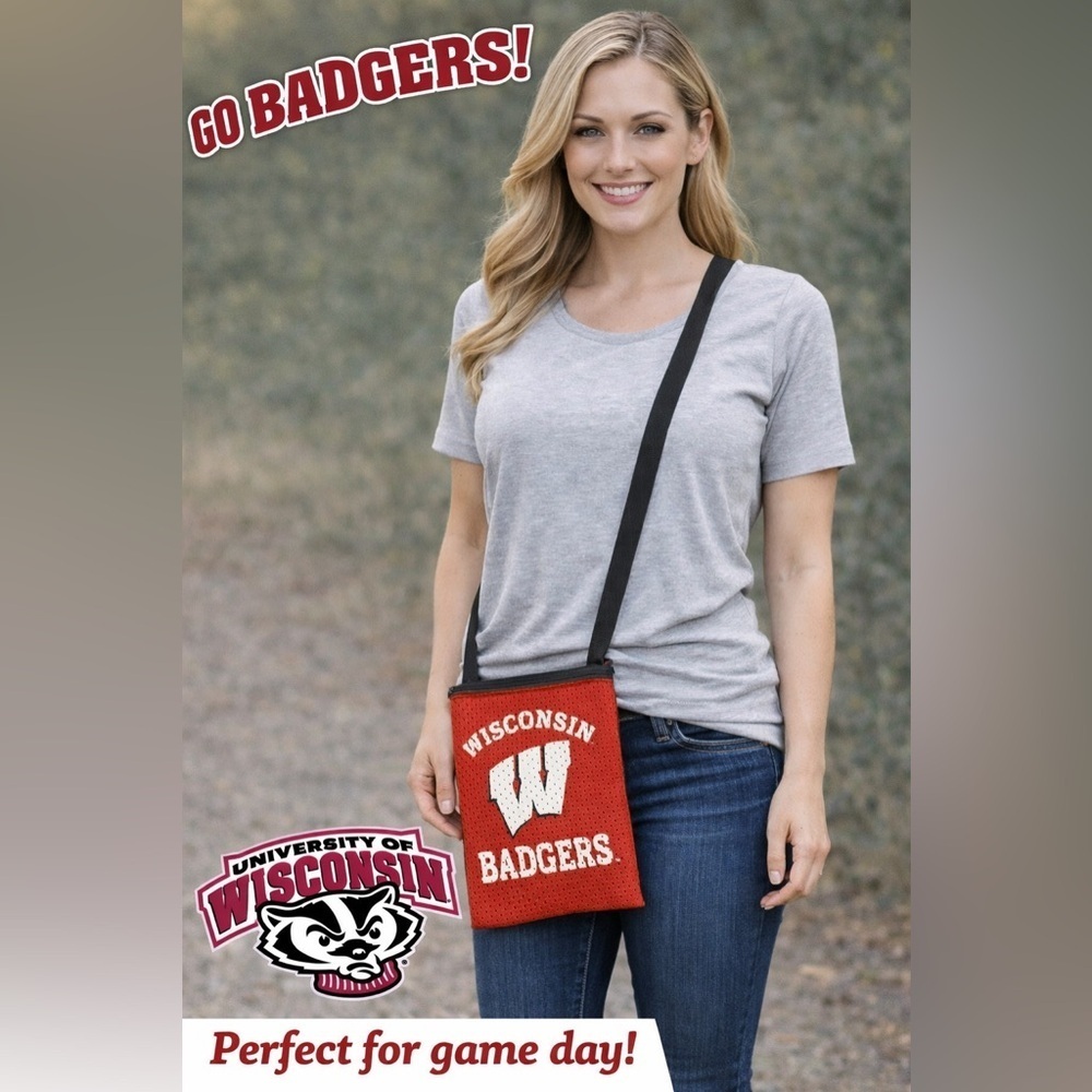 NWT Wisconsin Badgers side purse/pouch